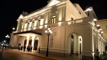 Se acerca la gala  del premio Roberto Lewis
