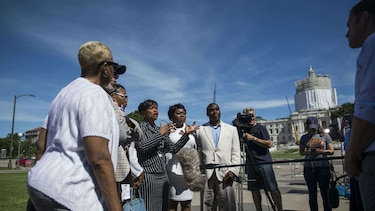 Presentarán demanda por muerte de afroamericano en Minnesota