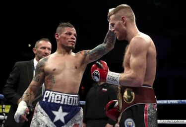 Flanagan vence a boricua Cruz y retiene cetro de la OMB