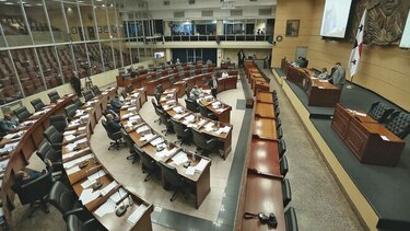Diputados se ausentan para hacer campaña de reelección