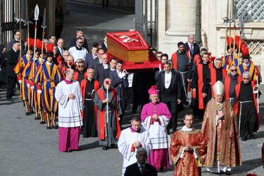 El Vaticano se prepara para la despedida del papa Francisco