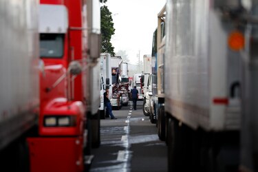 El país que se parte en la cordillera: la odisea de llevar mercancía a Bocas del Toro