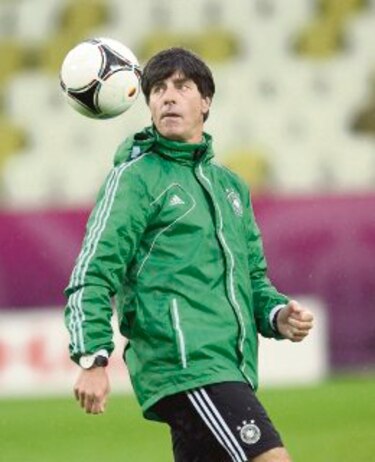 Löw espera poder contar con Khedira