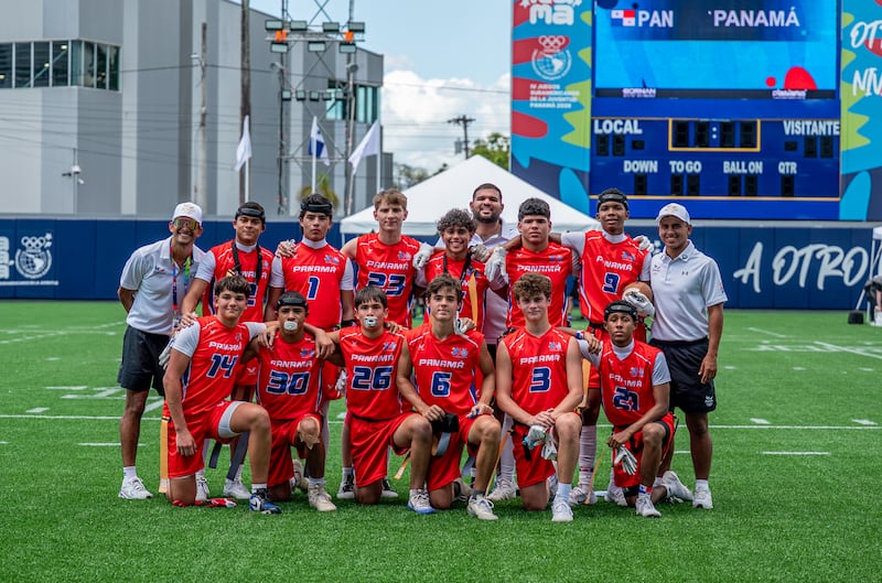Flag football masculino cierra primer día venciendo a Argentina