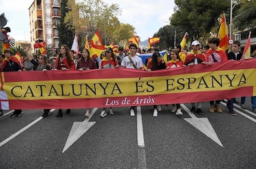 Partido de Puigdemont deja de lado la secesión ‘unilateral’ de Cataluña