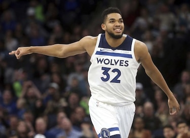 Towns lidera  a Timberwolves; Cavaliers vuelven a tropezar