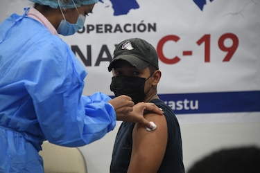 Panamá comienza a vacunar con dosis de refuerzo a mayores de 16 años 