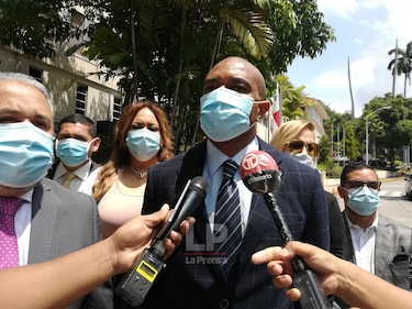 Jairo Salazar vuelve a la Corte, con una nueva demanda contra Kayra Harding, y desacredita el informe del médico de la Asamblea