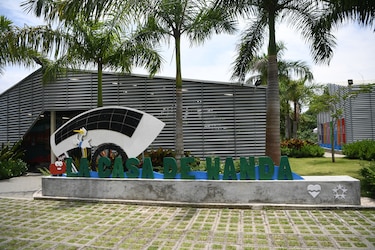 Wanda y BoB: el dúo ecológico contra la contaminación de plástico