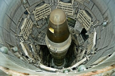 Estados Unidos revela cifras de sus bombas nucleares tras censura de Trump