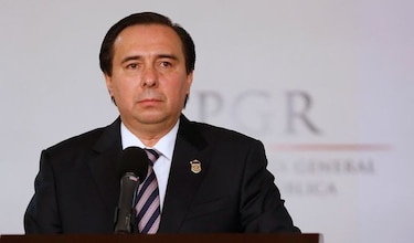 Jefe de investigaciones de México deberá responder por caso Ayotzinapa