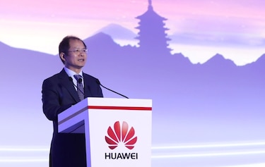 La prioridad de Huawei en 2020 será su ‘superviviencia’, afirma su presidente