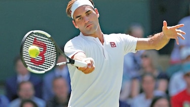 Federer gana y avanza a segunda ronda