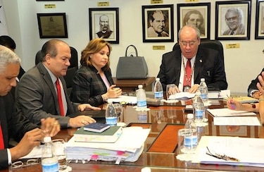 Procuradora Kenia Porcell y magistrados de la Corte sostienen encuentro