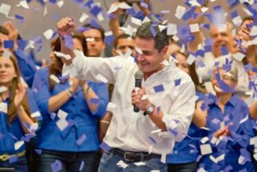 TSE da triunfo a Hernández