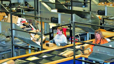 Caen pedidos; sube inversión