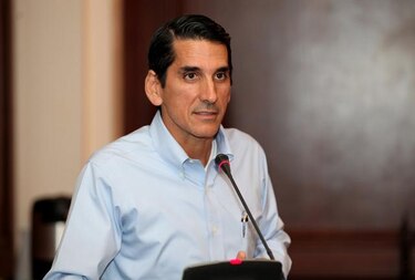 Roux defiende propuesta que 'blinda a funcionarios'