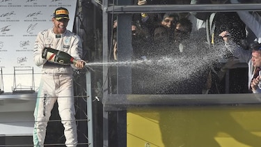 Hamilton vence en Australia con doblete de Mercedes-AMG