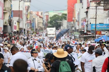 Comunidades religiosas marchan por la vida y la familia