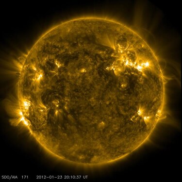 Tormentas solares seguirán intensificándose, según los expertos