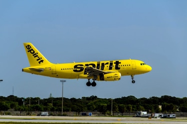 Spirit Airlines cancela todos sus vuelos tras fracasar acuerdo de rescate con el gobierno de Trump