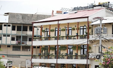 Inmuebles violarían leyes del Casco Antiguo