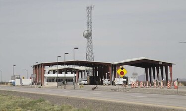 Trump amenaza con cerrar la frontera con México la próxima semana