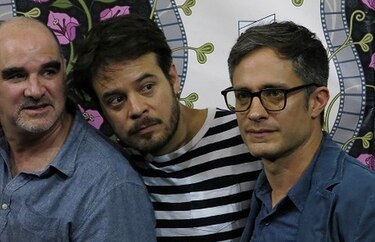 García Bernal incursiona en legalidad de las piezas de museo