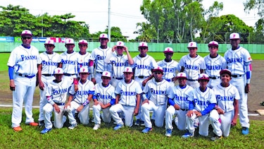 Panamá disputa el oro