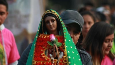 La aparición en 1531 que dio origen a la veneración de la Virgen de Guadalupe y que se celebra este viernes en México