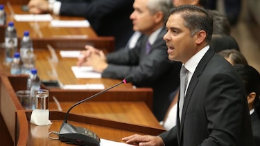 Valderrama pide cambiar imagen del Legislativo