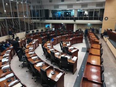 Asamblea cancela sesión de este martes; diputado Pedro Torres confirma que dio positivo a Covid-19