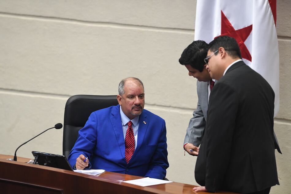 Más de 4,000 funcionarios y $7.1 millones al mes: la planilla de la Asamblea sigue creciendo