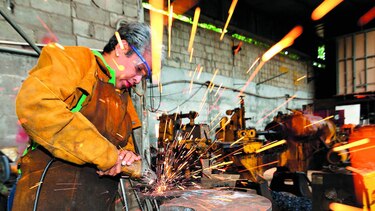 Ajuste de salario se fijaría por actividad