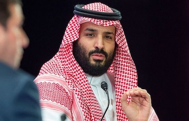 El príncipe saudí Bin Salmán califica de 'repulsivo' el asesinato de Khashoggi