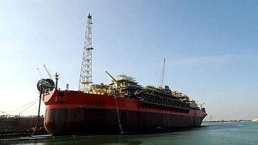 Suben a 5 los muertos por explosión en barco de Petrobras
