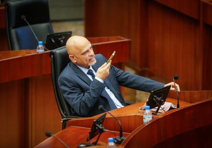 Diputado Ernesto Cedeño admite que aceptó propuesta de la presidenta de la Asamblea para ocupar una silla en Comisión de Presupuesto