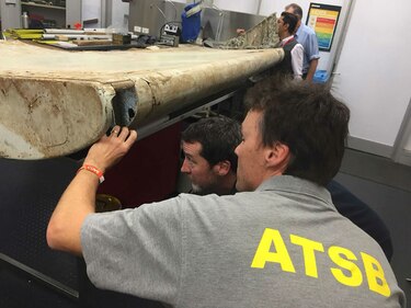 Confirman que alerón hallado en Tanzania es del Vuelo MH370