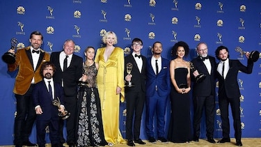 El Emmy se sienta en el trono de hierro
