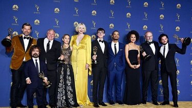 El Emmy se sienta en el trono de hierro