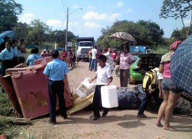 Retienen camiones para exigir soluciones a comunidad en La Chorrera