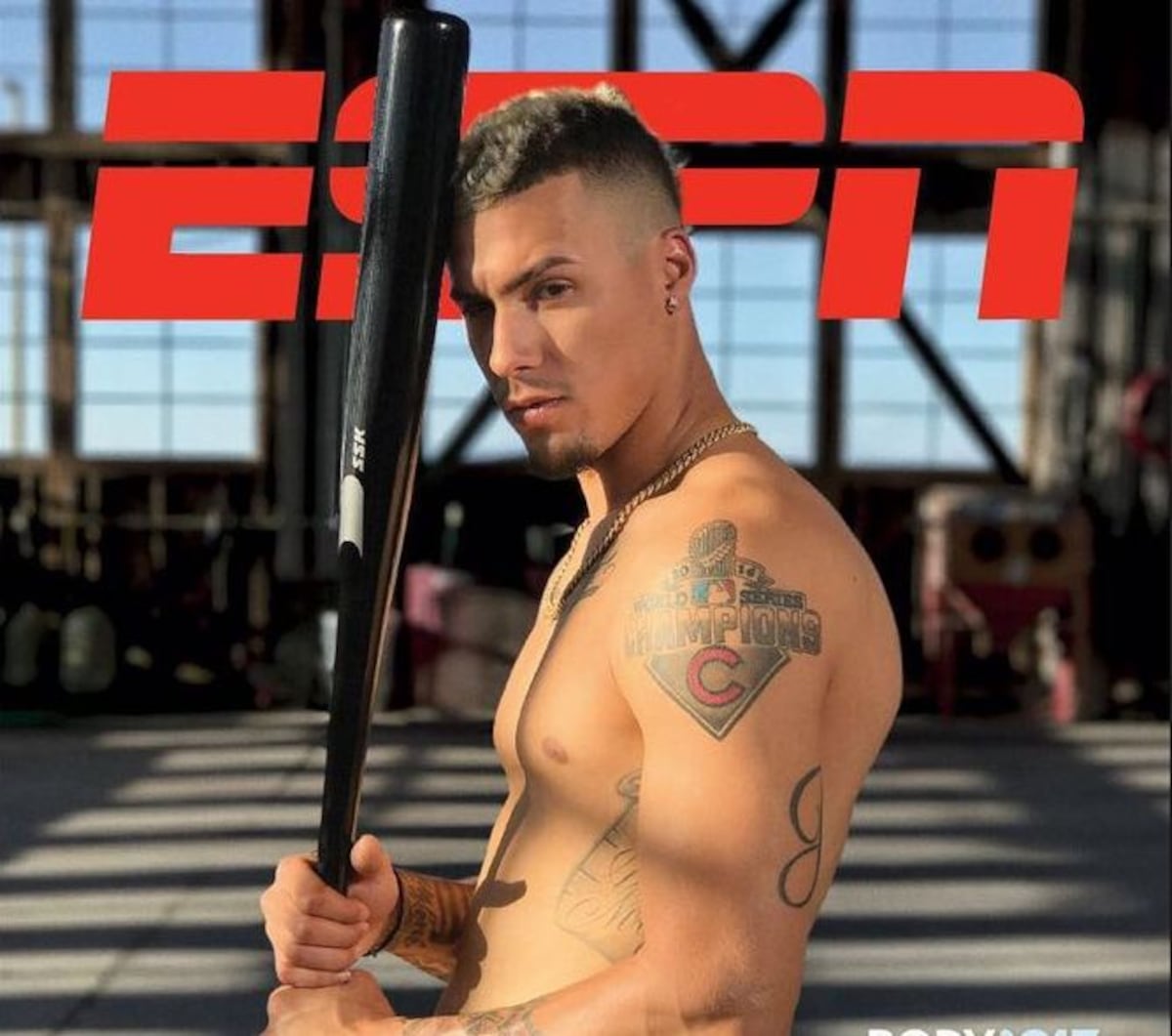 Javier Báez se desnuda para revista deportiva | La Prensa Panamá