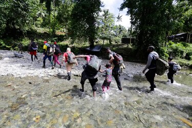 Gabinete autoriza contrato de $3.3 millones para comida de los migrantes que llegan por Darién