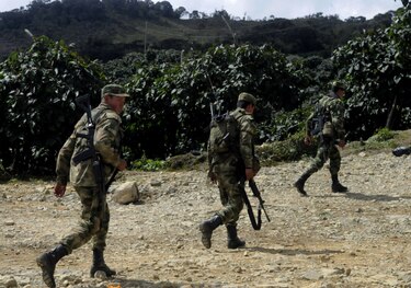 Ejército colombiano desactiva 17 artefactos explosivos de las FARC