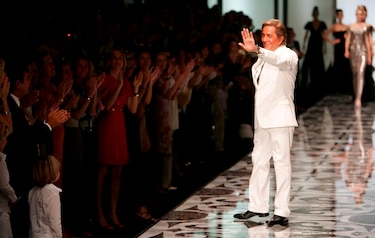 El diseñador italiano Valentino muere en Roma a los 93 años