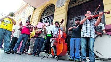 PROTESTA ARTÍSTICA Y CULTURAL
