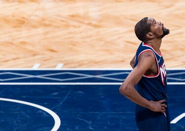 Kevin Durant permanecerá de baja durante al menos otras dos semanas