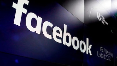 Escándalos que envenenan a Facebook: pirateo, datos y manipulación rusa