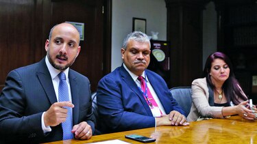 Barakat y su estratégico asesor