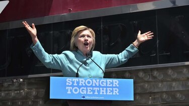Hillary Clinton dará testimonio escrito en caso de correos electrónicos